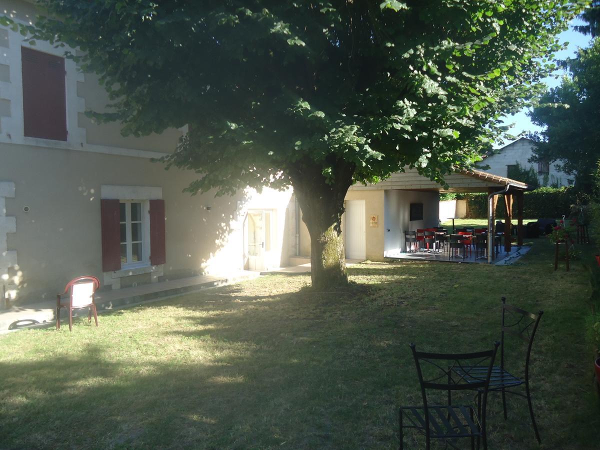 杜尚博览会酒店 Saint-Aulaye-Puymangou 外观 照片