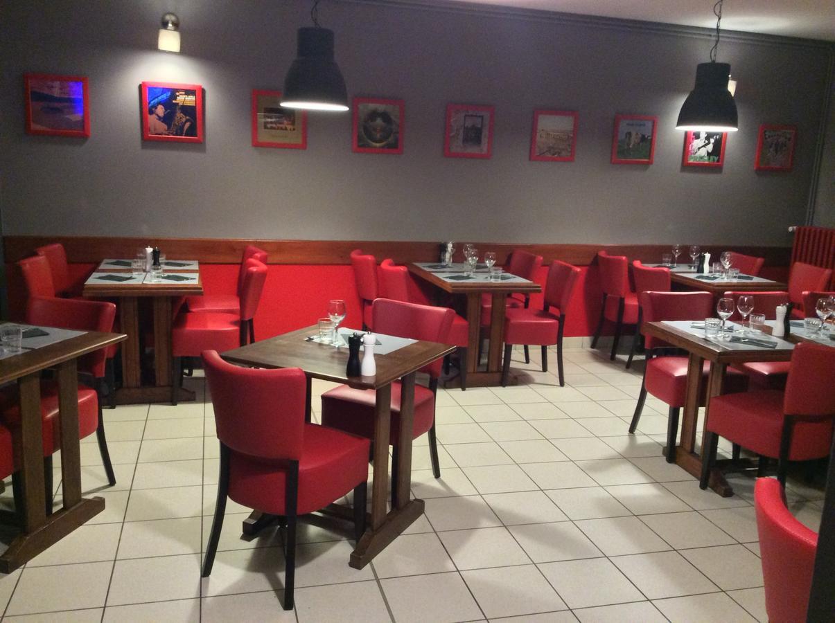 杜尚博览会酒店 Saint-Aulaye-Puymangou 外观 照片