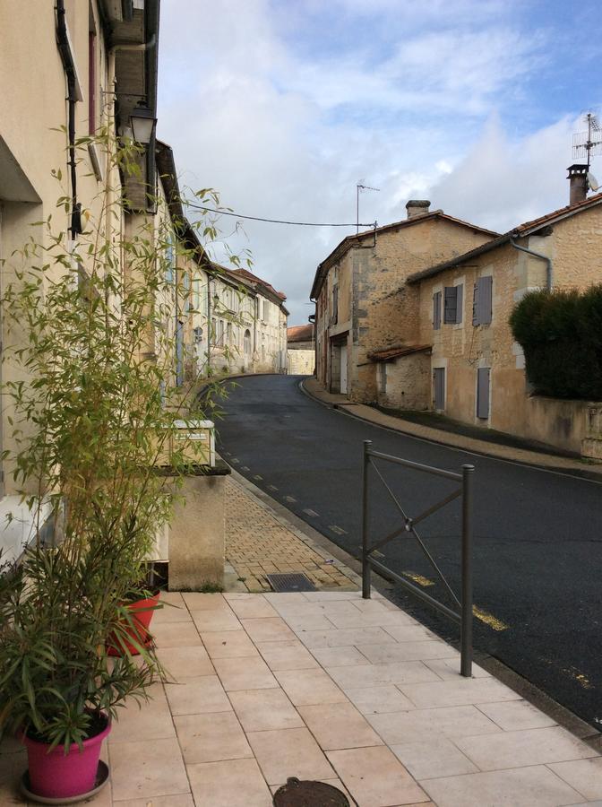 杜尚博览会酒店 Saint-Aulaye-Puymangou 外观 照片